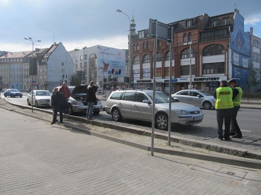 Wrocław: Dwie kolizje na ulicach miasta (ZDJĘCIA)