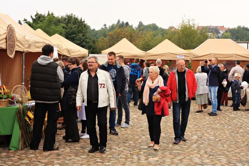 Zainteresowanie imprezą było duże. Przy kasie biletowej...