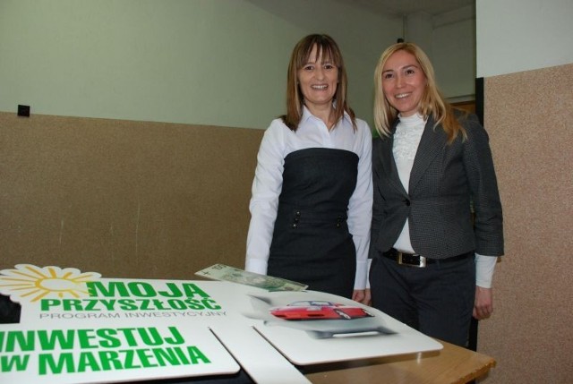 Beata Nowak i Elżbieta Tyman namawiały młodych ludzi do podjęcia pracy w banku