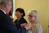 Halina Kaftan, prezes PTTK w Opocznie, udekorowana Brązowym Krzyżem Zasługi