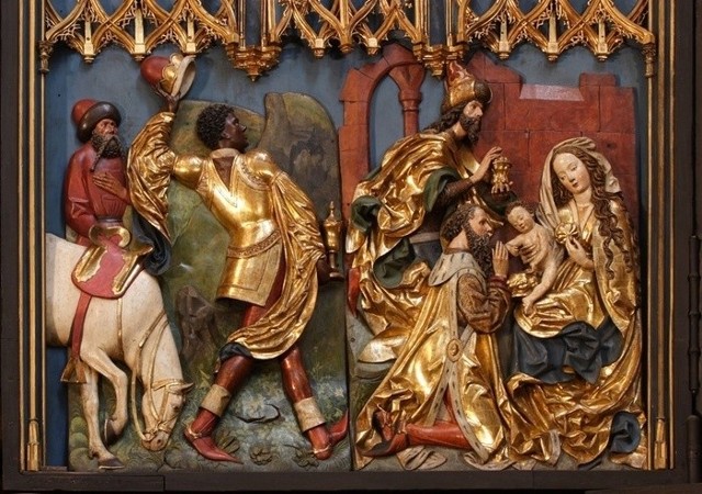 Scenę przedstawiającą trzech mędrców można zobaczyć w bazylice Mariackiej w Krakowie. Jej autorem jest Wit Stwosz