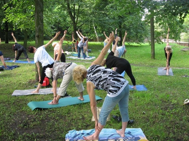 Akademia 50+ w tym roku już po raz drugi organizowała zajęcia z jogi. W najbliższą sobotę zaprasza na Cytadelę na piknik