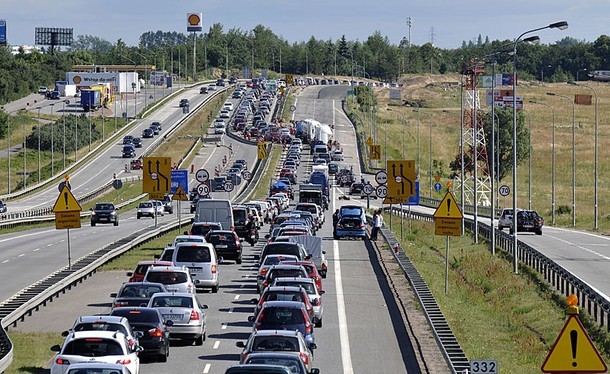 Z powodu zwężenia na jednej nitce jezdni na trójmiejskiej obwodnicy utworzył się olbrzymi zator - jak będzie podczas tego remontu?