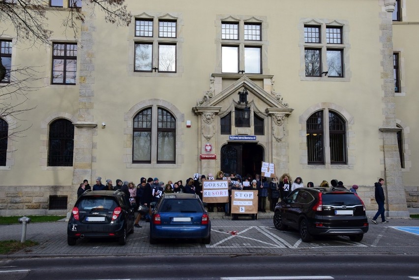 Pracownicy Sądu Rejonowego w Inowrocławiu wznowili protest....