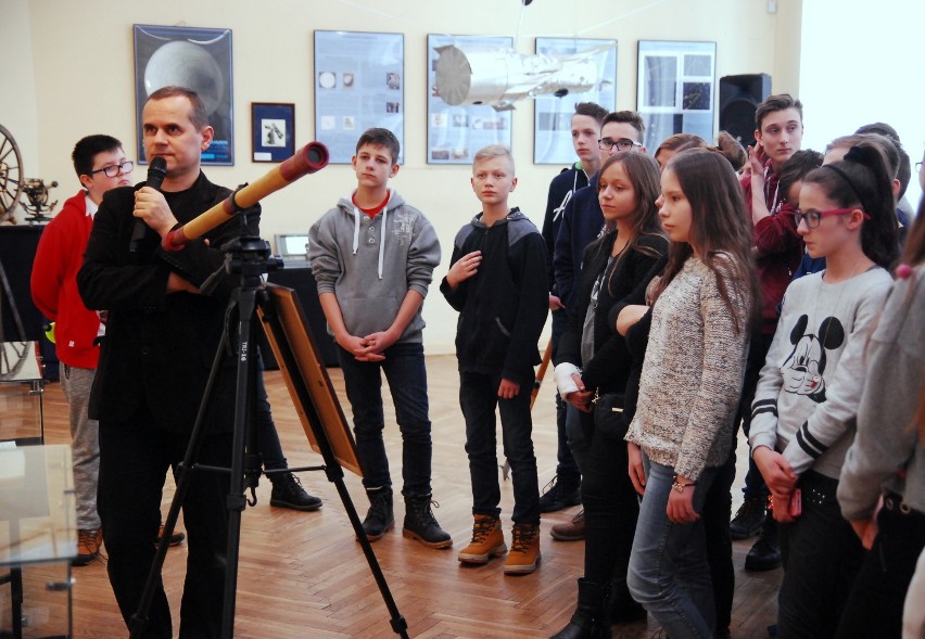 Wystawa teleskopów w muzeum w Tomaszowie już otwarta