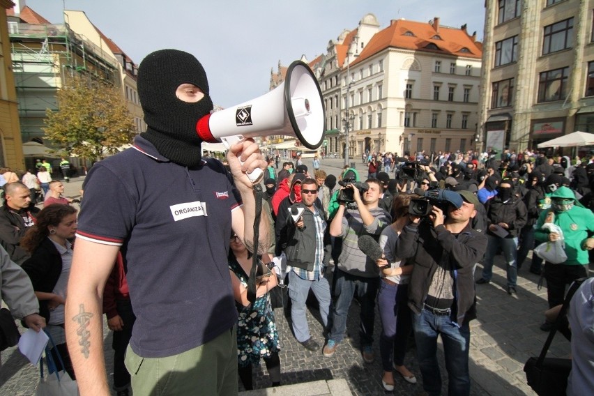 Nietolerancyjny Wrocław. Gdyby nie policja, Marsz Równości przyniósłby ofiary? (ZDJĘCIA, FILMY)