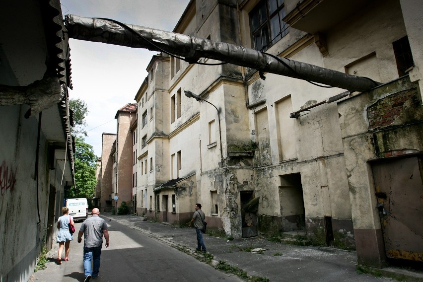 Dawny szpital niszczeje. Chcą go kupić Austriacy (ZDJĘCIA)