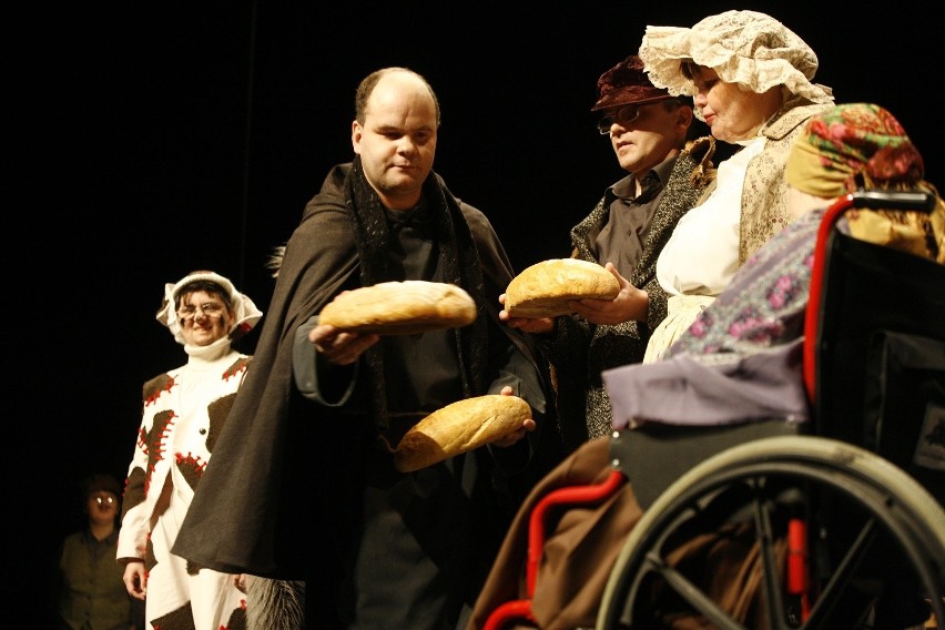 Niepełnosprawni artyści na scenie Teatru Słowackiego [ZDJĘCIA, VIDEO]