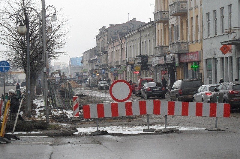 Częstochowa: Przebudowa alei NMP trwa nawet zimą [ZOBACZ ZDJĘCIA]