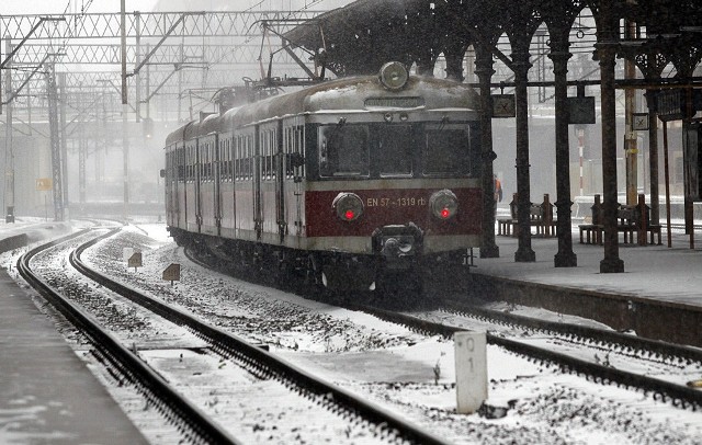 Aby uniknąć chaosu na kolei wysyłają kontrolerów UTK. PKP w tym celu zwiększa liczbę wagonów