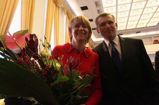 Hanna Zdanowska po zaprzysiężeniu przyjmowała gratulacje, m. in. od ministra Krzysztofa Kwiatkowskiego.