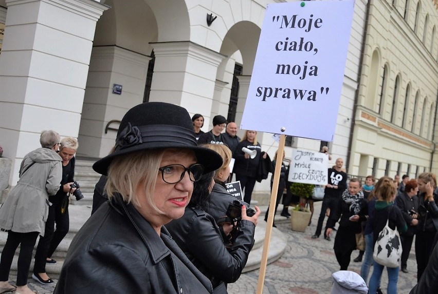 Czarny Protest w Głogowie [ZDJĘCIA]