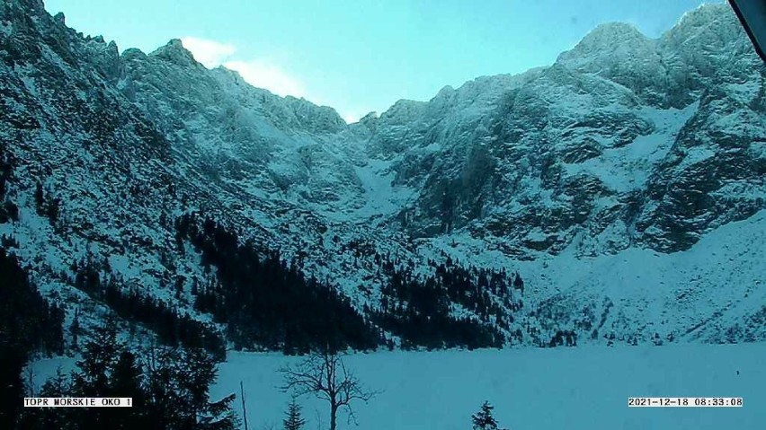 Tatry. Dosypało śniegu. TOPR ogłosił drugi stopień zagrożenia lawinowego w górach