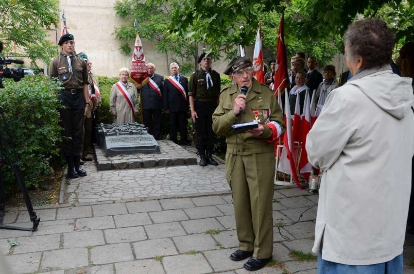 Poznań: Upamiętnili ofiary komunizmu - żołnierzy powojennej konspiracji [ZDJĘCIA]