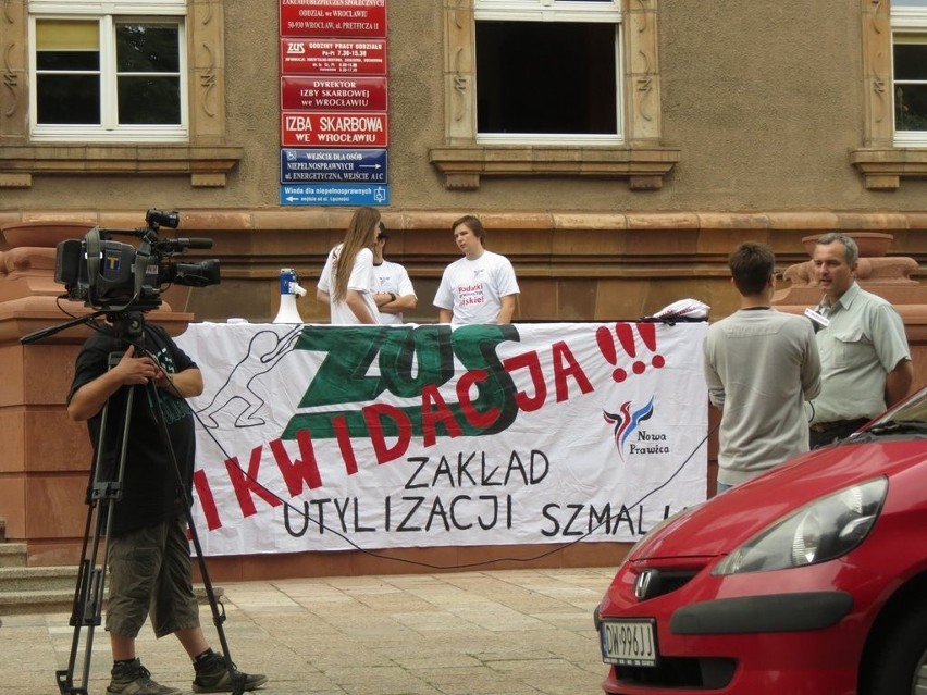 Wrocław: Domagali się likwidacji ZUS-u... Przyszło kilka osób (ZDJĘCIA)