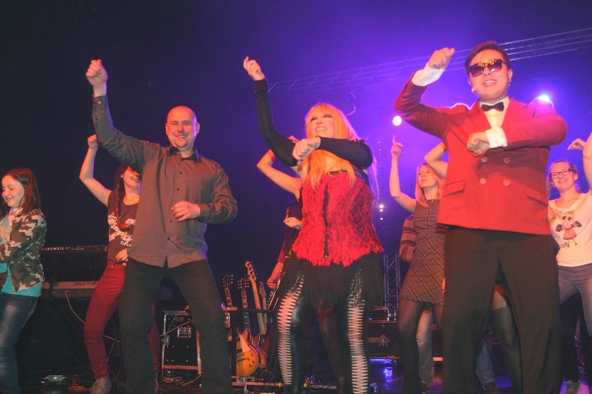 Maryla Rodowicz i Bilguun Ariunbaatar tańczą w Zabrzu Gangnam Style! [ZDJĘCIA i WIDEO]