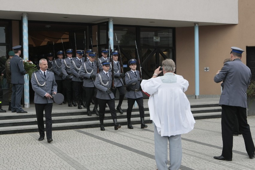 Poznań: Złożono hołd pomordowanym policjantom [GALERIA ZDJĘĆ, FILM]