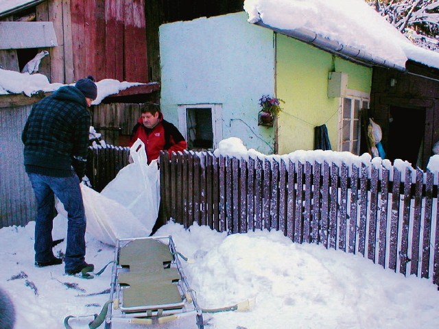 Ciało 80-letniej kobiety w sobotę rano znalazła sąsiadka, która na co dzień jej pomagała