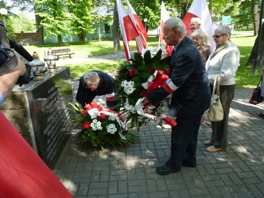 Złożenie kwiatów pod Pomnikiem Grobem Nieznanego Żołnierza w...