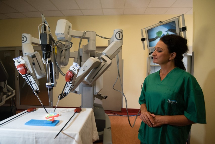 Toruń: Robot da Vinci w szpitalu przy ul. Batorego [ZDJĘCIA]