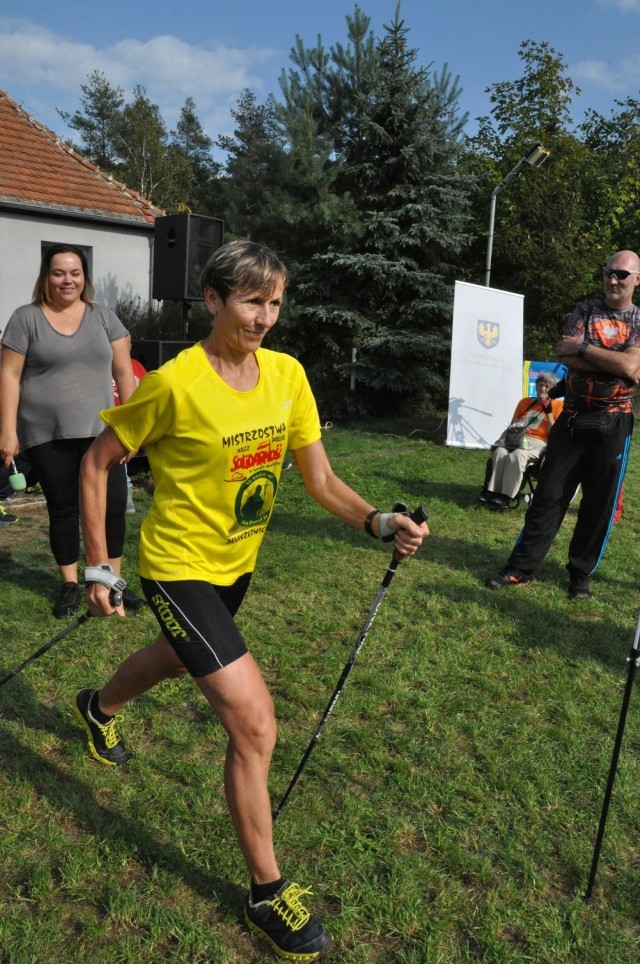 Opolski Marsz Nordic Walking w Suchym Borze.