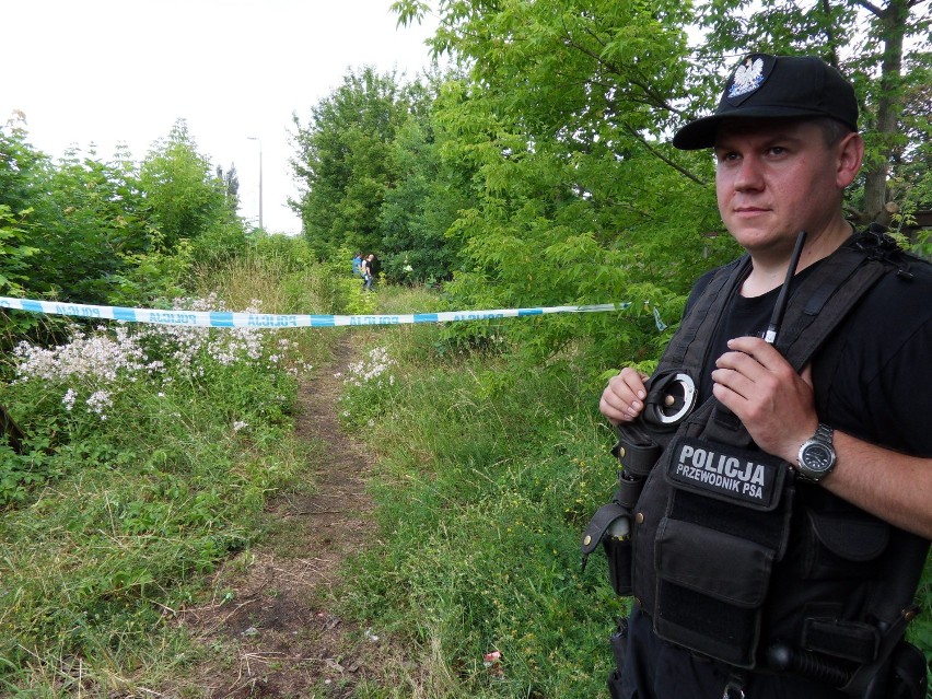 Poranione ciało mężczyzny znaleziono na ul. Dworcowej w Grudziądzu. Jak zginął?