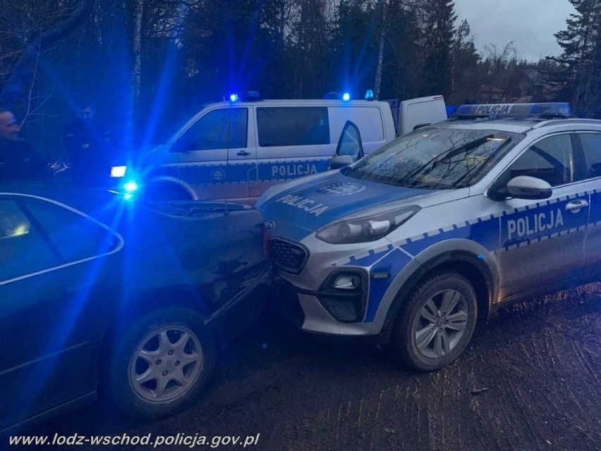Policyjny pościg w gminie Andrespol. Funkcjonariusze ścigali 51-latka, który prowadził auto mimo sądowego zakazu