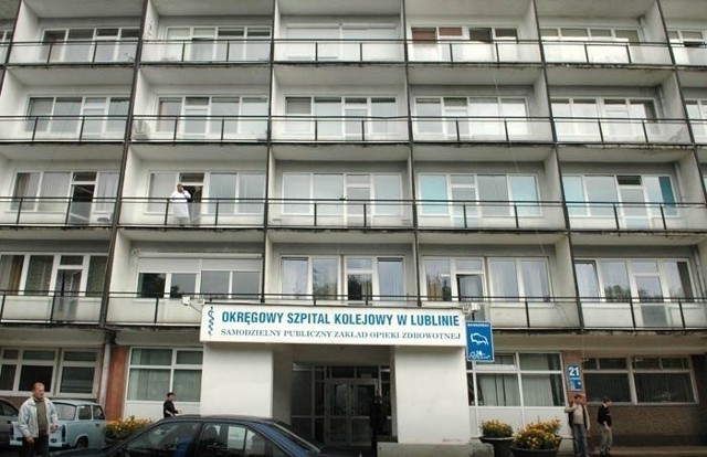 Lekarze z Okręgowego Szpitala Kolejowego w Lublinie nie dostają pensji na czas