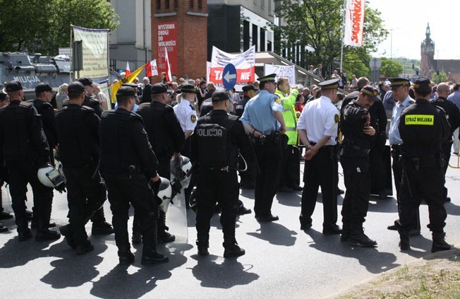 Zobacz, jak protestowała prawica w czasie wizyty prezydenta