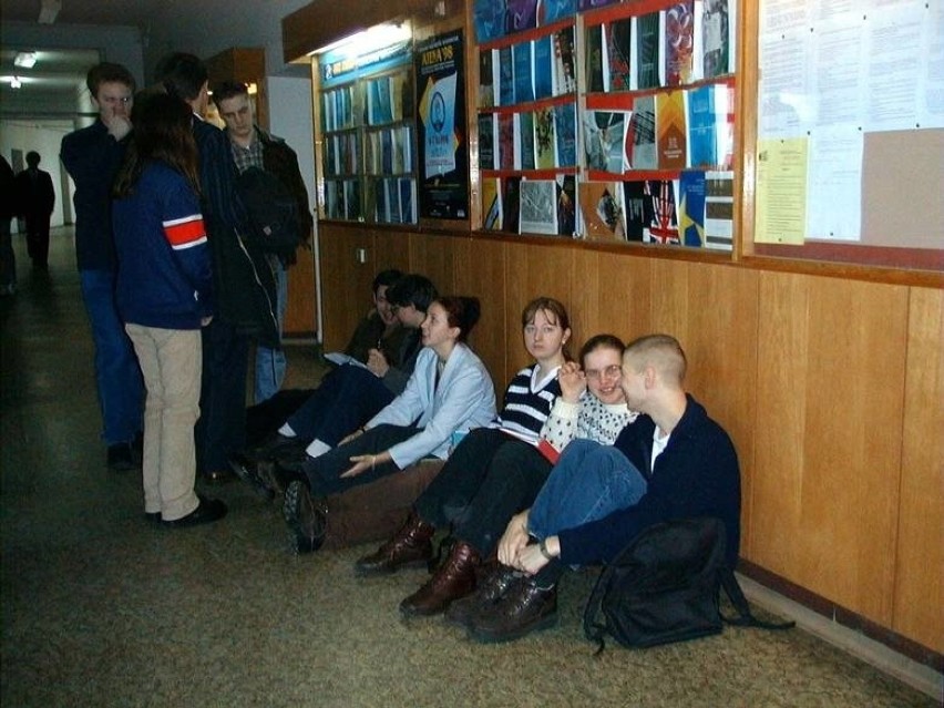Lata 90. w koszalińskich szkołach. Unikatowe zdjęcia z regionu
