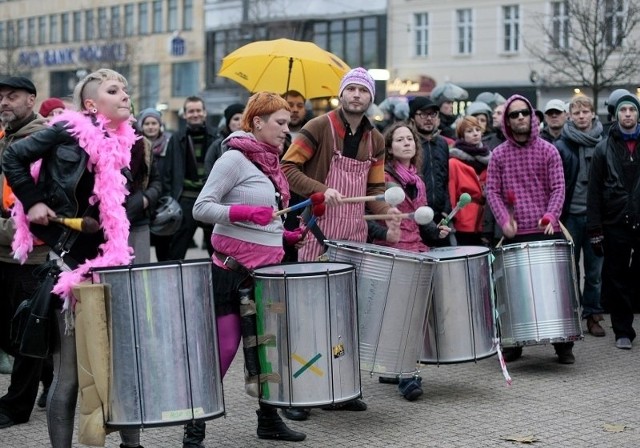 Uczestnicy marszu wyruszą w pochodzie po centrum Poznania pod hasłem "Marsz Równości ku godności"