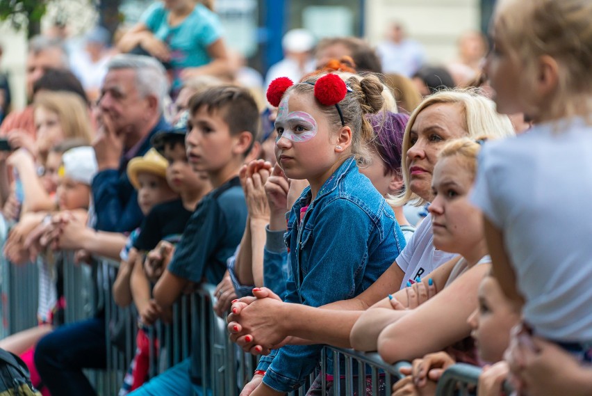 Nowy Sącz. Zespół "Zakopower" dał wspaniały koncert i rozpoczął "Bezpieczne Wakacje" [ZDJĘCIA]