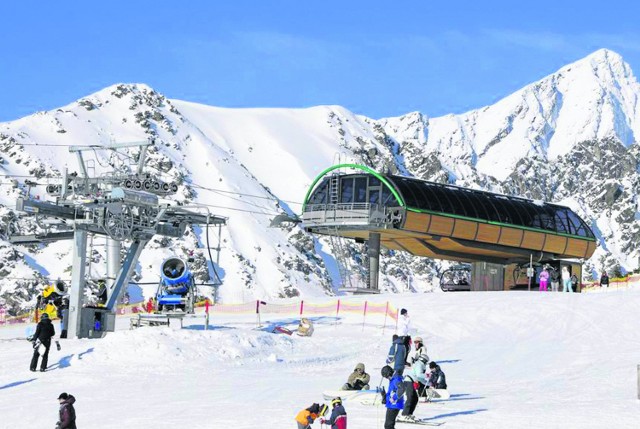 Właściciel wyciągu na Nosalu wywozi teraz turystów na narty do Szczyrbskiego Plesa