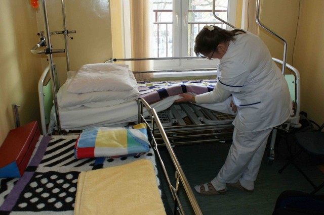 Nowe łóżka trafiły już na szpitalne oddziały