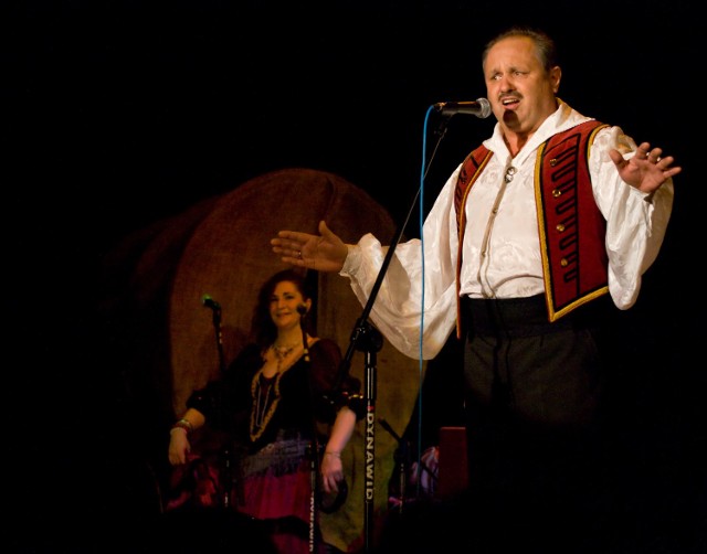 Tenor-samouk Wiesław Dondziak to silna osobowość sceniczna