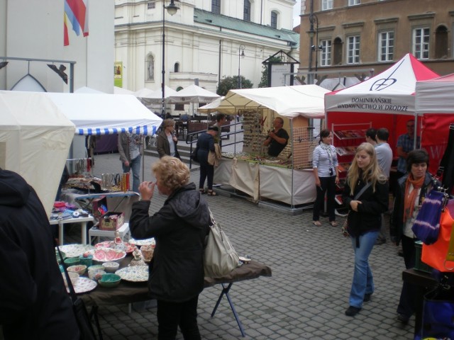 W weekend 17-18 sierpnia przy ul. Freta odbędzie się charytatywny Jarmark św. Jacka. Wydarzenie służy zebraniu środków na działalność Grupy Charytatywnej Freta, która pomaga najuboższym rodzinom w Warszawie i całej Polsce.

Czytaj więcej: Jarmark św. Jacka na Freta 17-18 sierpnia