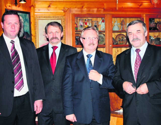 Lider Jedności Tatrzańskiej starosta Andrzej Gąsienica Makowski (z prawej) uważa, że prawie 8-tysięczne poparcie dla ugrupowania jest bardzo dobrym wynikiem
