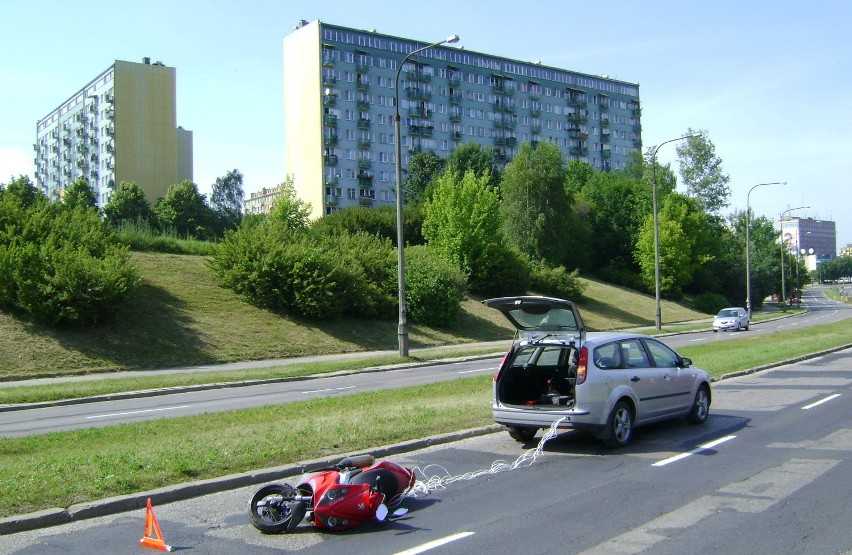 Na ul. Filaretów przewrócił się holowany motorowerzysta (ZDJĘCIA)