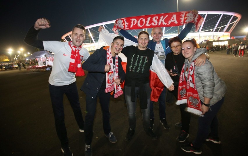 Przed meczem Polska - Włochy na Stadionie Śląskim w...