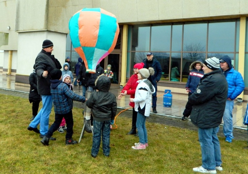 W balonowej rywalizacji wzięło udział  16 zawodników