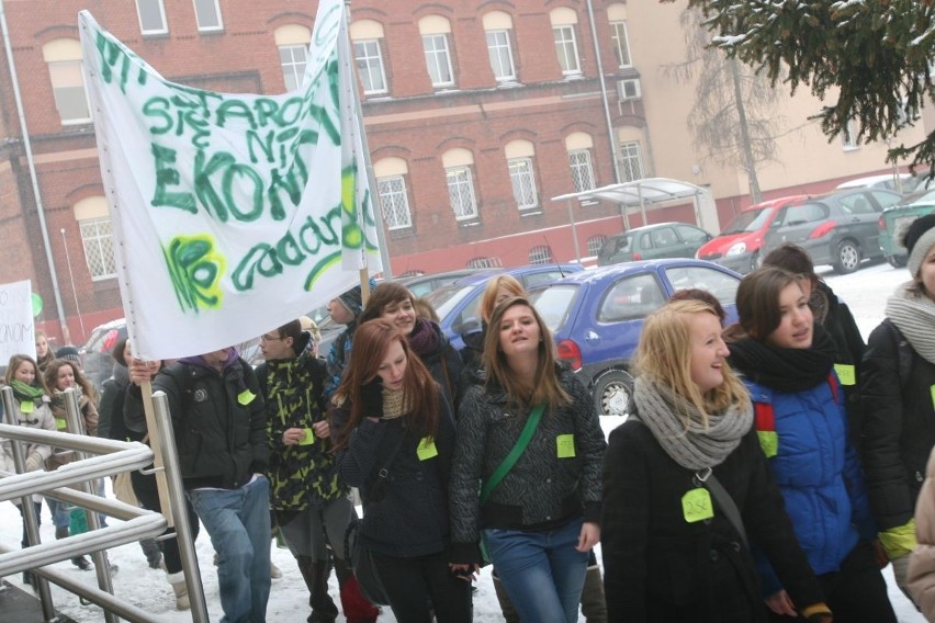 Manifestacja młodzieży Ekonomika z Raciborza [ZDJĘCIA i WIDEO]