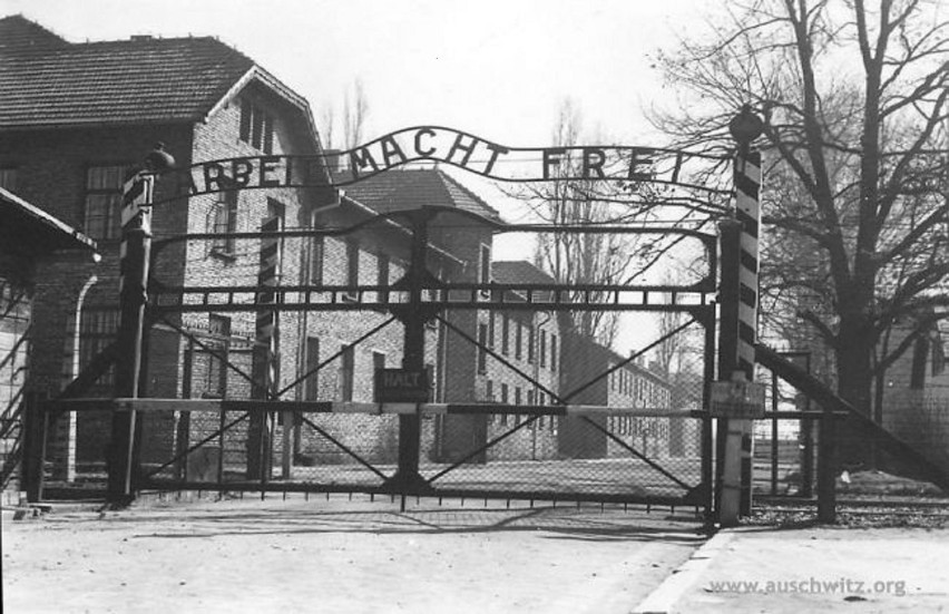 80 lat temu Niemcy wybrali Oświęcim na miejsce założenia obozu Auschwitz. Dlaczego akurat padło na to małe galicyjskie miasteczko? [ZDJĘCIA]