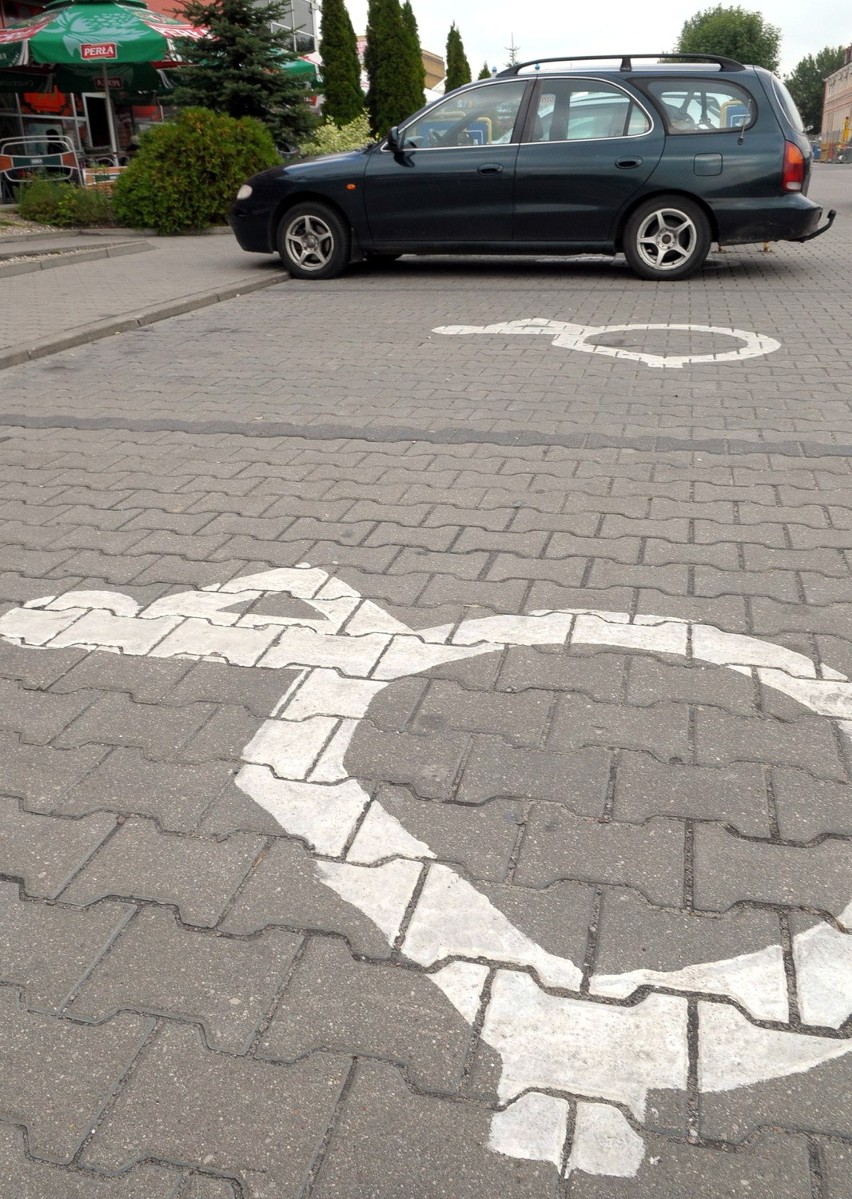 Lubelscy kierowcy parkują gdzie chcą i jak chcą (ZDJĘCIA)