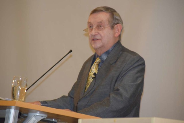 Prof. Norman Davies wygłosza w Gnieźnie wykład „O początkach państwa polskiego”