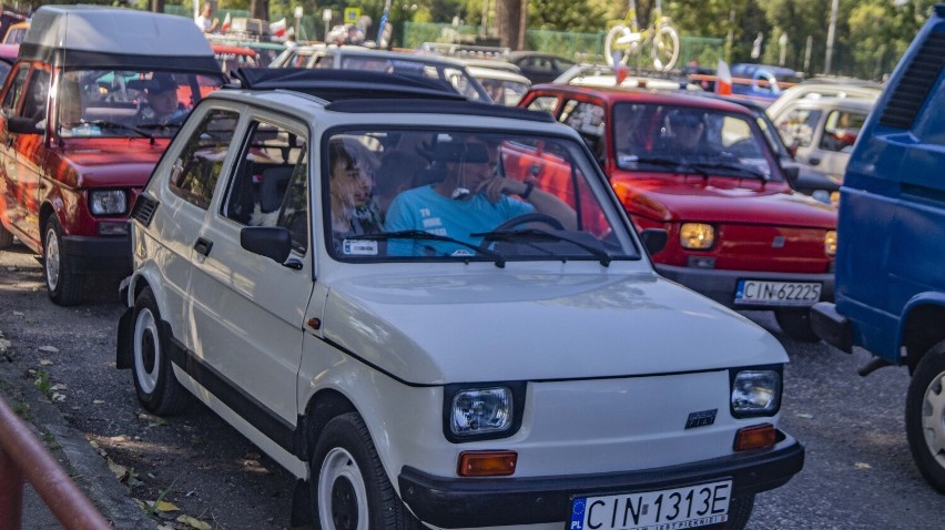 Inowrocławianie chętnie podziwiają zabytkowe auta