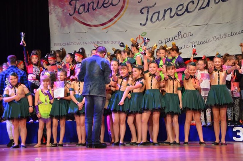 Zespoły Akademii Tańca i Sportu "Mass-Team" z Radomska z 2 głównymi nagrodami i 10 miejscami na podium