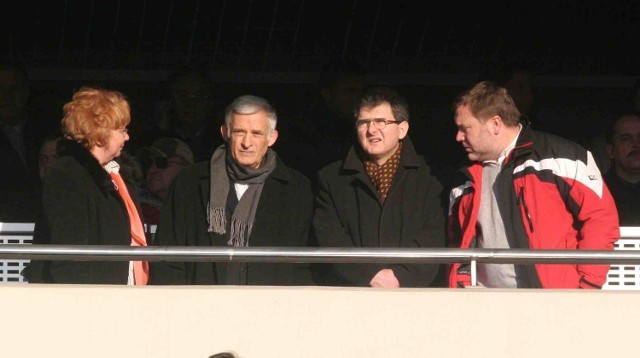 Jerzy Buzek oglądał mecz w towarzystwie śląskich samorządowców