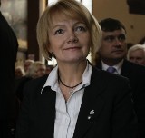 Jolanta Szczypińska protestuje przeciw zakazowi eksponowania krzyżyka przez obsługę LOT