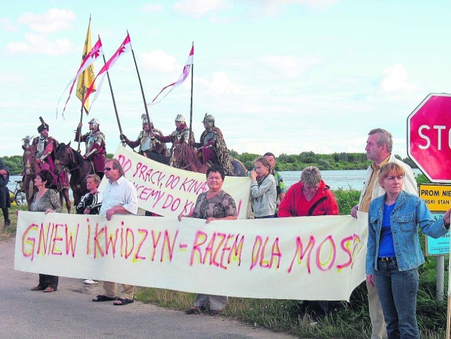 Mieszkańcy nadwiślańskich gmin mają już dosyć ciągłego blokowania budowy mostu