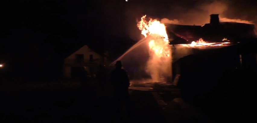 Małżeństwo zginęło w pożarze w Kurowie. Cztery osoby straciły dach nad głową